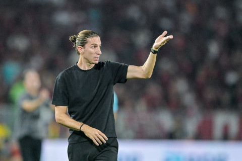 Flamengo acerta renovação com técnico Filipe Luís até o final de 2027