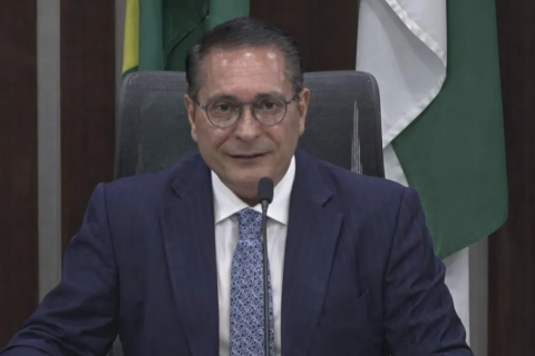 Ezequiel confirma eleição indireta com voto aberto e não descarta assumir governo após saídas de Fátima e Walter