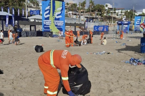 Urbana recolhe cerca de 260 toneladas de resíduos em Ponta Negra durante as festas de fim de ano