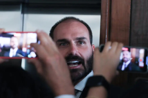 PF determina retorno imediato de Eduardo Bolsonaro a cargo de escrivão